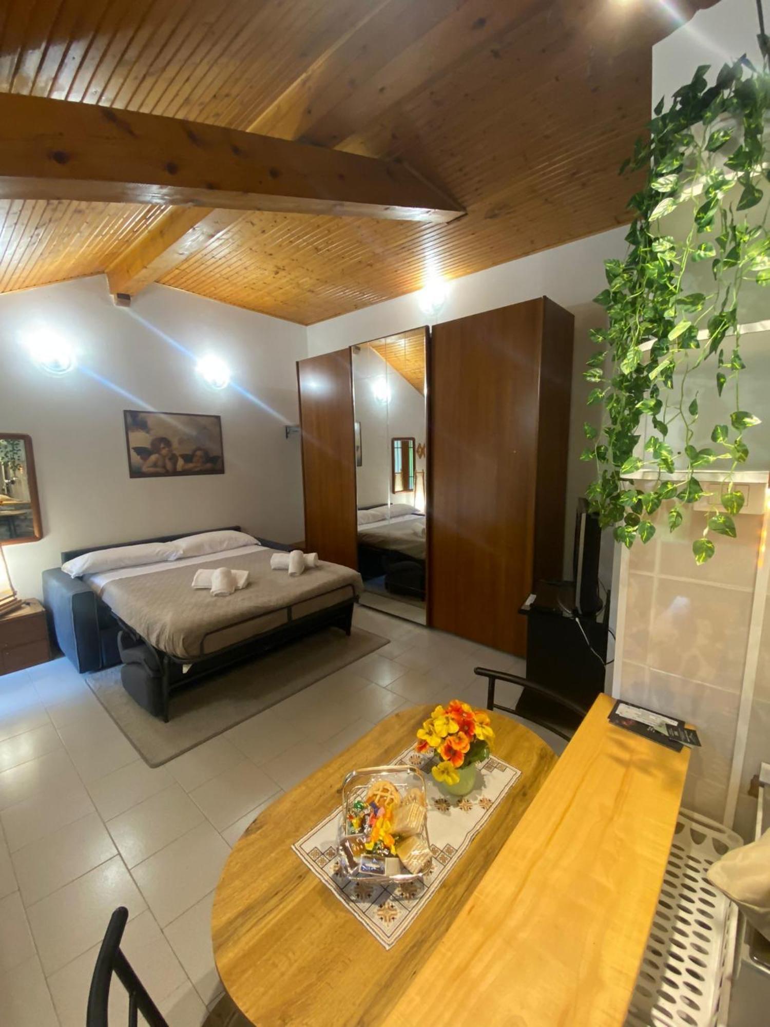 La Corte Dei Torri Loft On The Lake Oliveto Lario المظهر الخارجي الصورة