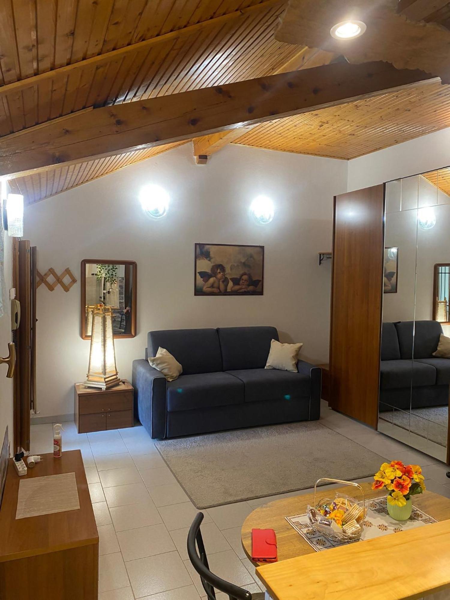 La Corte Dei Torri Loft On The Lake Oliveto Lario المظهر الخارجي الصورة