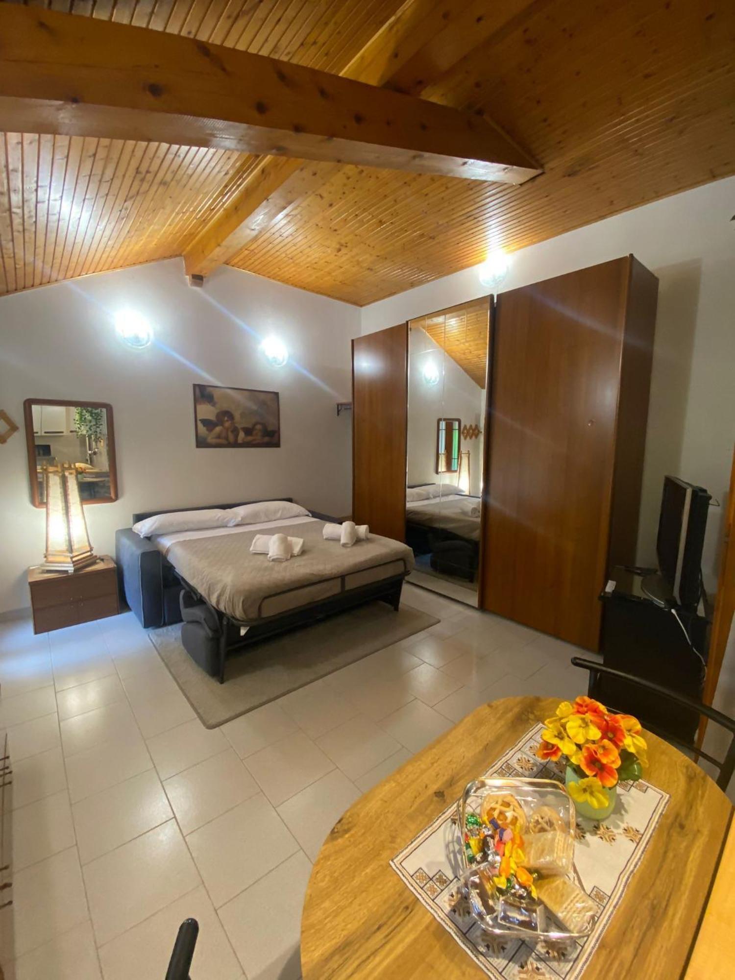 La Corte Dei Torri Loft On The Lake Oliveto Lario المظهر الخارجي الصورة