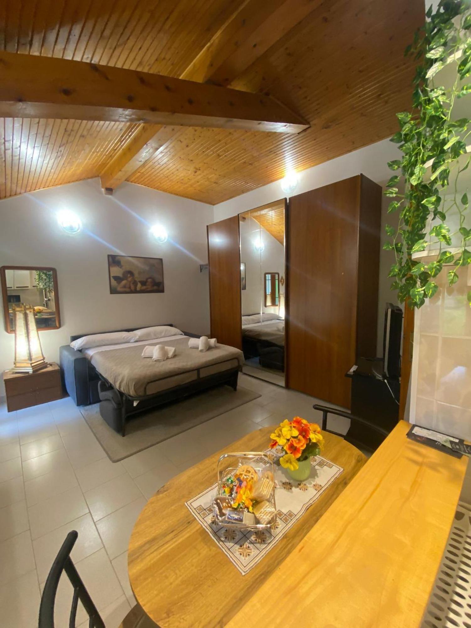 La Corte Dei Torri Loft On The Lake Oliveto Lario المظهر الخارجي الصورة